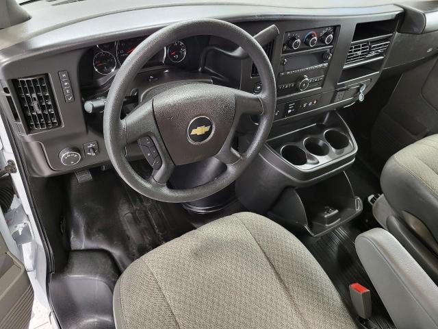 2025 Chevrolet Express Passenger 3500 1LS