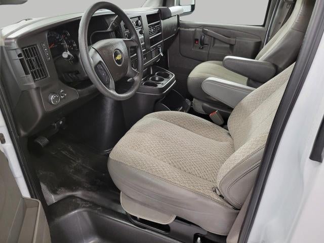 2025 Chevrolet Express Passenger 3500 1LS