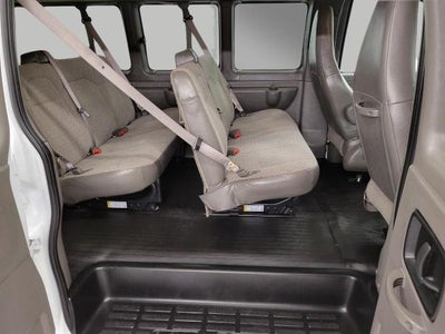 2025 Chevrolet Express Passenger 3500 1LS