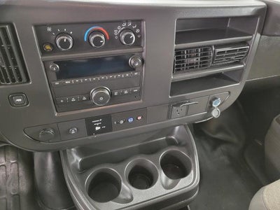 2025 Chevrolet Express Passenger 3500 1LS