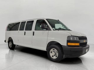2025 Chevrolet Express Passenger 3500 1LS