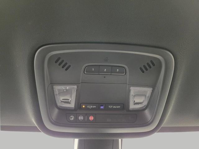 2023 Chevrolet Traverse Base