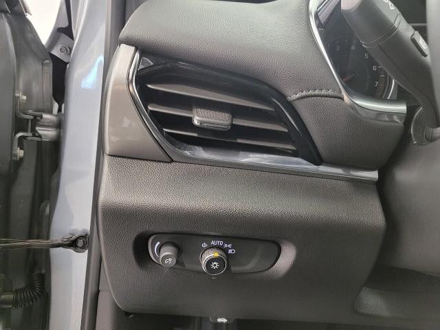 2023 Chevrolet Traverse Base